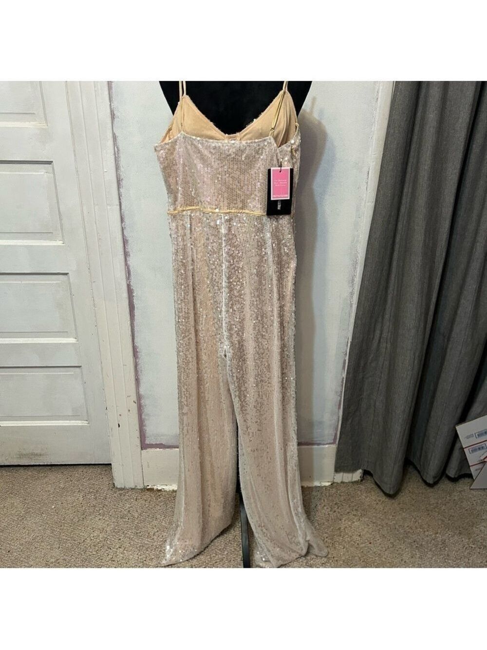 Pretty Little Thing Women’s Sequin Jumpsuit Strappy Binding US 8 Champagne Zip - Picture 9 of 10